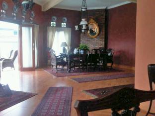Villa Riri By The London Living Depok Exteriör bild